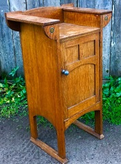 Arts & Crafts nighstand end table oak cabinet with inlay and pewter knob. Britain. 